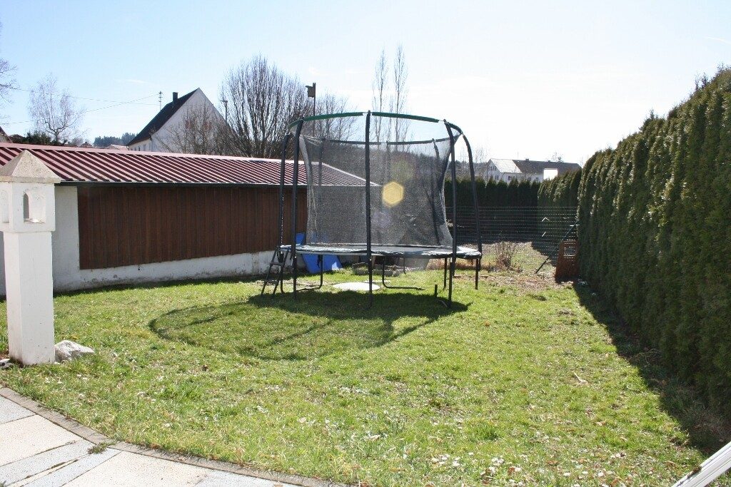 Immobilienangebot - Markt Rettenbach / Eutenhausen - Alle - Großzügige, behindertengerechte Doppelhaushälfte mit Garten und Garage