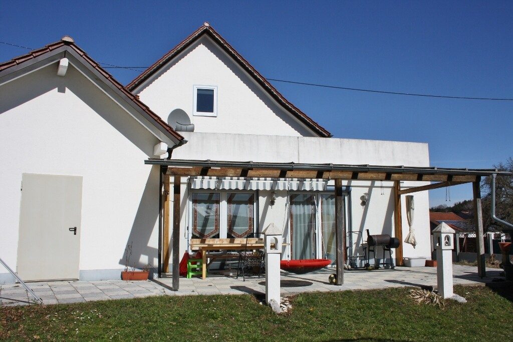 Immobilienangebot - Markt Rettenbach / Eutenhausen - Alle - Großzügige, behindertengerechte Doppelhaushälfte mit Garten und Garage