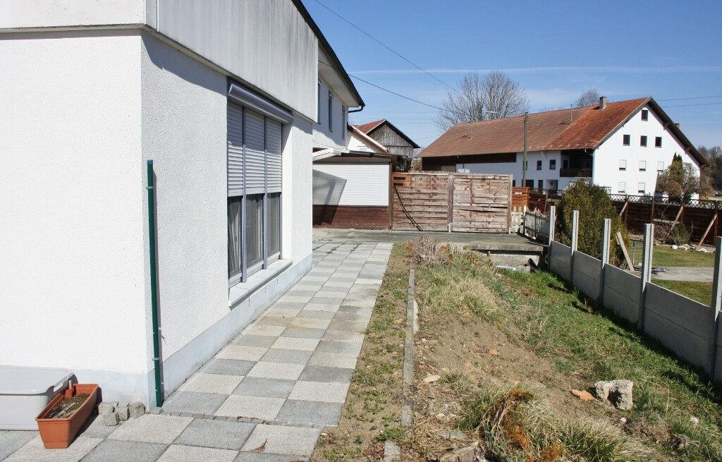 Immobilienangebot - Markt Rettenbach / Eutenhausen - Alle - Großzügige, behindertengerechte Doppelhaushälfte mit Garten und Garage