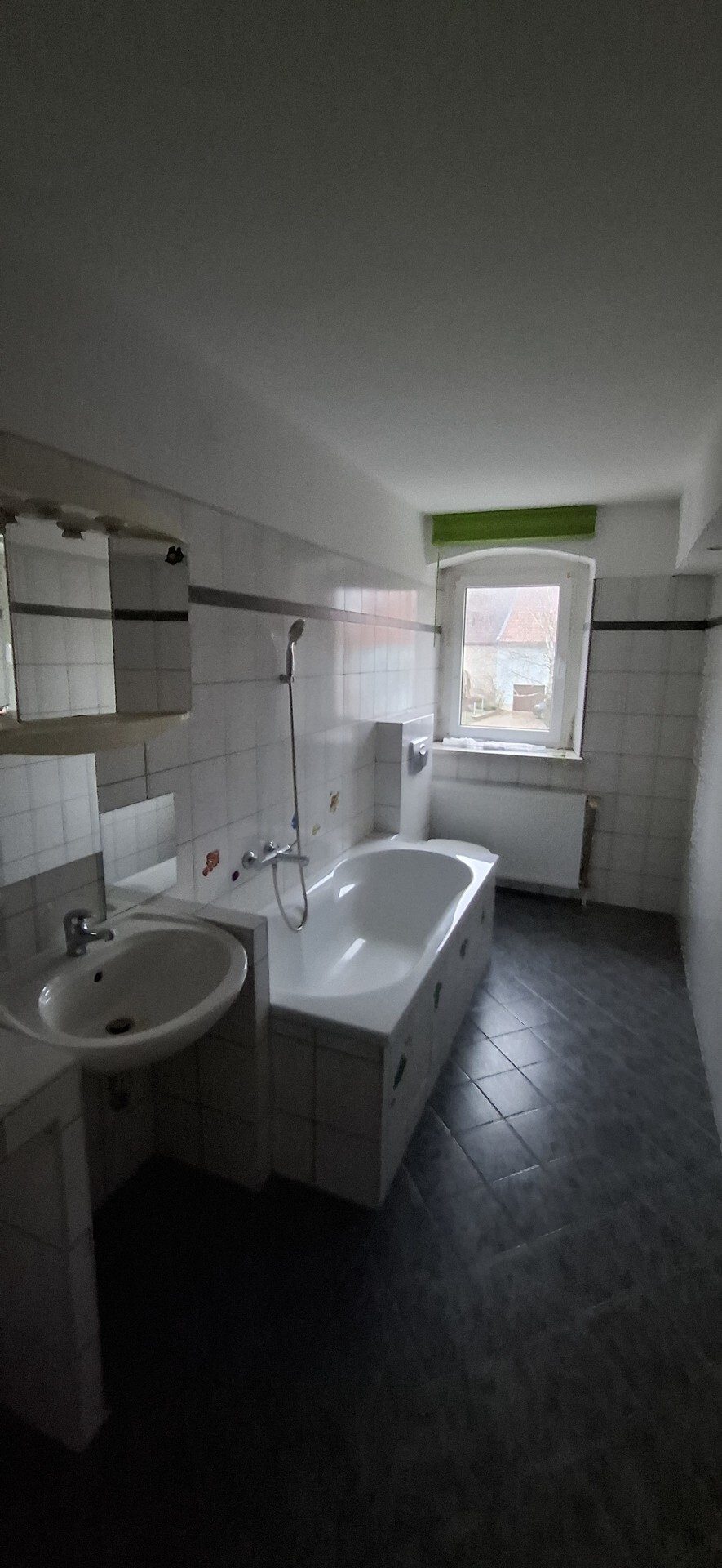 Immobilienangebot - Markersdorf - Alle - Wohnhaus in Markersdorf- drei Wohnungen im OG, Gewerberaum im EG