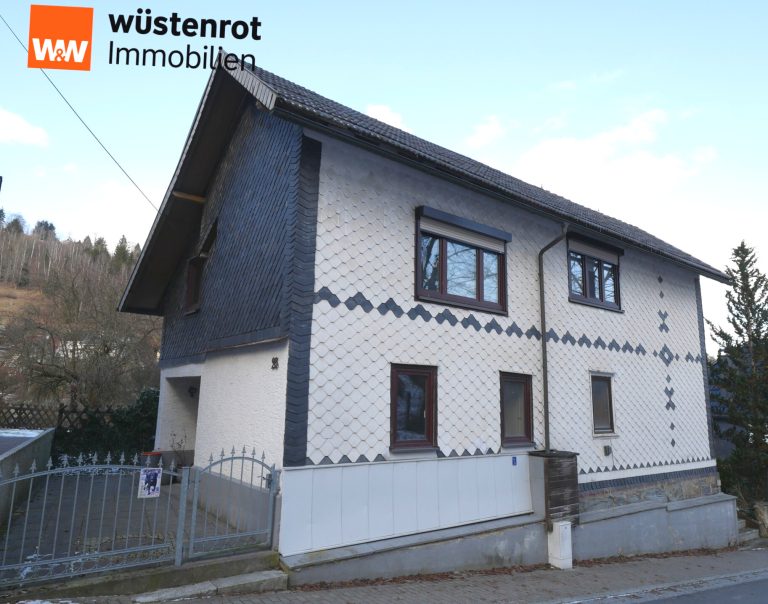 Immobilienangebot - Steinach - Alle - Viel Platz im eigenen Zuhause - Großes Einfamilienhaus in ruhiger Lage von Steinach