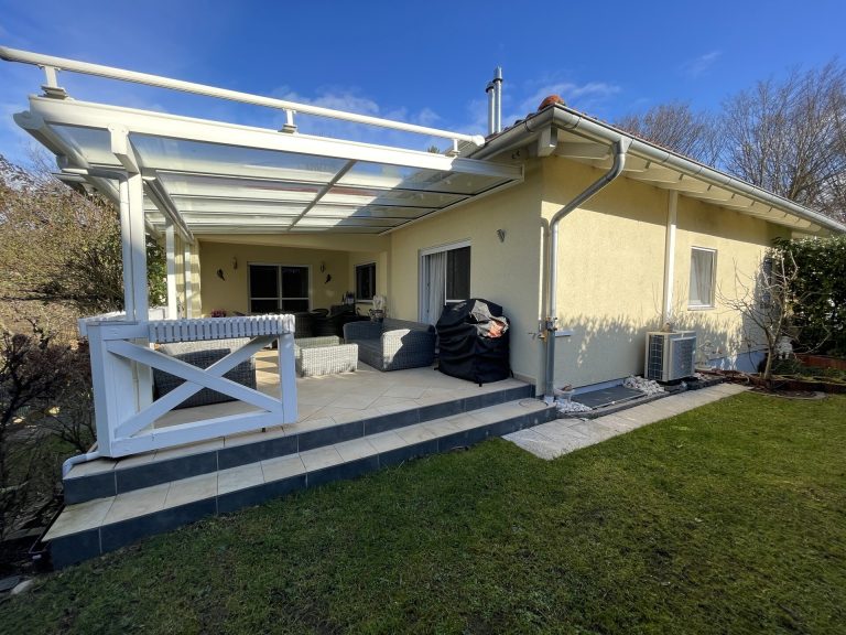Immobilienangebot - Erlangen / Bruck - Alle - Freistehendes Einfamilienhaus mit Einliegerwohnung in Erlangen-Bruck