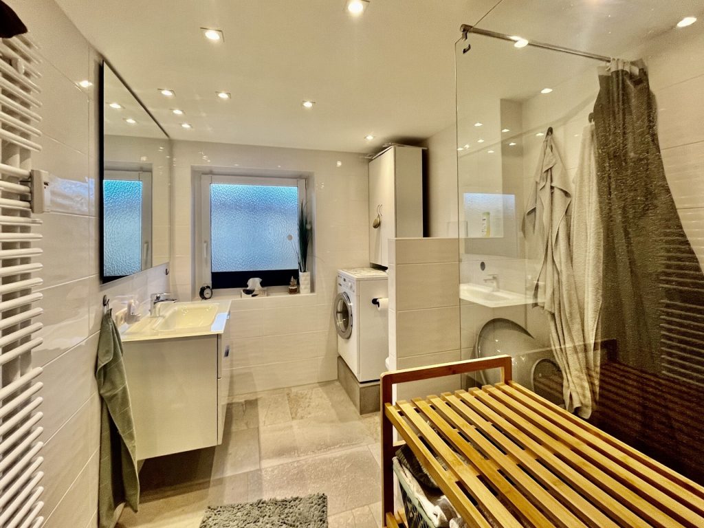 Immobilienangebot - Oberstaufen - Alle - Traumhafte 4 Zimmer Wohnung im 2. OG, mit Sonnenloggia