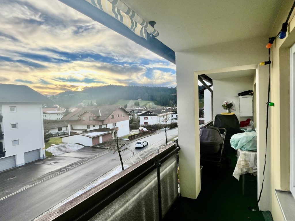 Immobilienangebot - Oberstaufen - Alle - Traumhafte 4 Zimmer Wohnung im 2. OG, mit Sonnenloggia