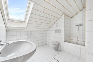 Immobilienangebot - Fürth - Alle - Doppelhaushälfte mit 5 Zimmern und Garage in Fürth-Ronhof

Sofort bezugsfrei!