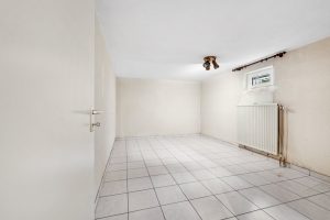 Immobilienangebot - Fürth - Alle - Doppelhaushälfte mit 5 Zimmern und Garage in Fürth-Ronhof

Sofort bezugsfrei!
