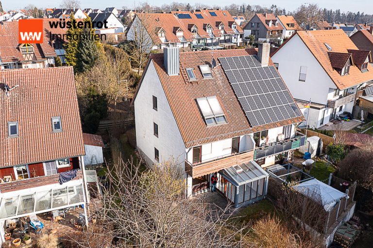 Immobilienangebot - Markt Indersdorf - Alle - Sehr großzügige Doppelhaushälfte mit  ausgebautem Dachstudio, Hobbyraum  u. Garage. 360 m² Grund.