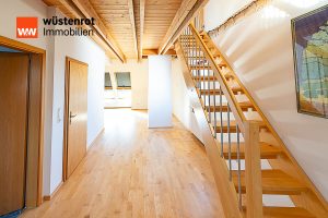Immobilienangebot - Markt Indersdorf - Alle - Üppig große Doppelhaushälfte mit  ausgebautem Dachstudio, Hobbyraum, 360 m² Grund.