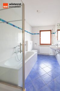 Immobilienangebot - Markt Indersdorf - Alle - Üppig große Doppelhaushälfte mit  ausgebautem Dachstudio, Hobbyraum, 360 m² Grund.