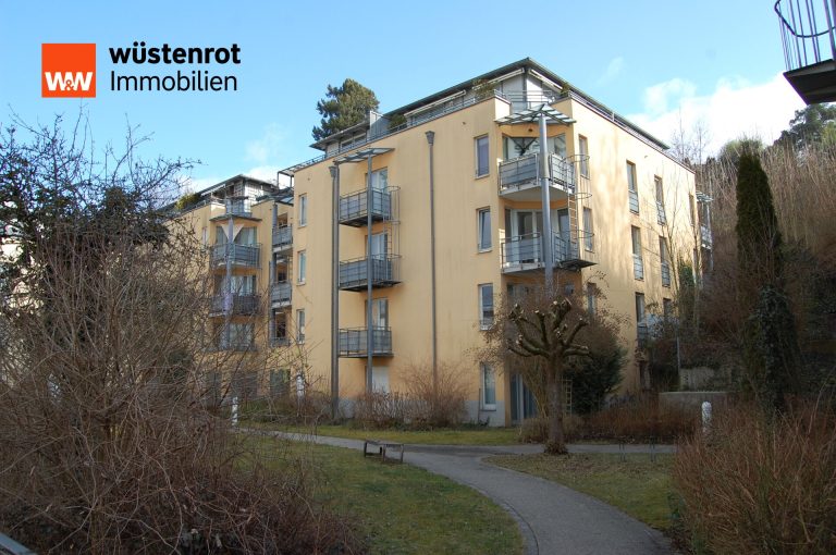 Immobilienangebot - Deggendorf - Alle - Deggendorf: Zentrumsnahe 3-Zi.- ETW auf zwei Etagen m. gr. Terrasse - in ruhiger Wohnlage!
