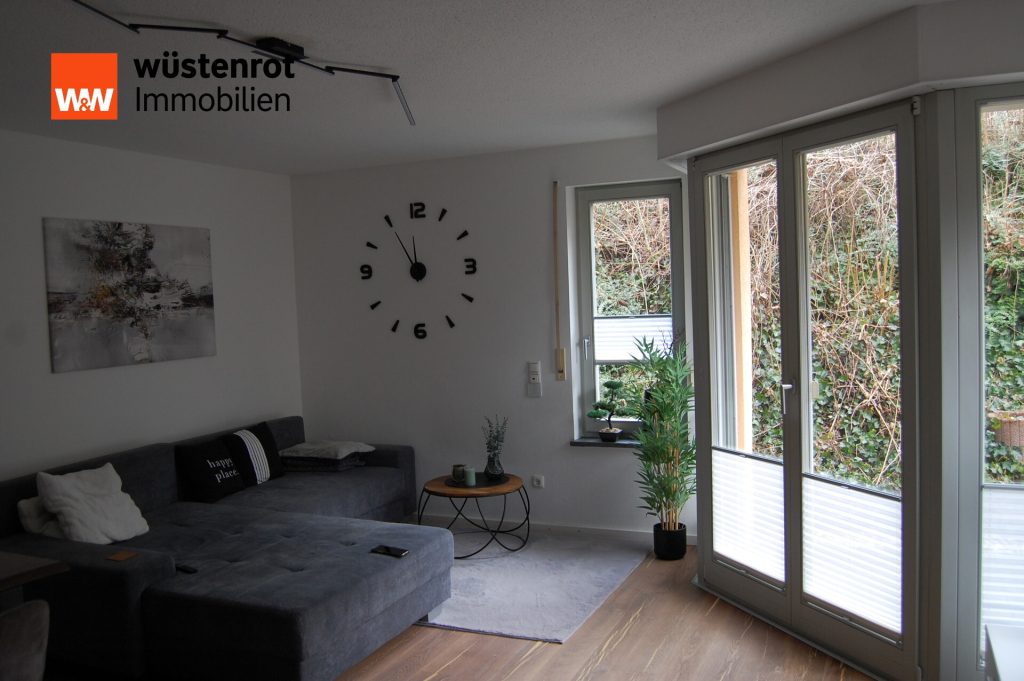 Immobilienangebot - Deggendorf - Alle - Deggendorf: Zentrumsnahe 3-Zi.- ETW auf zwei Etagen m. gr. Terrasse - in ruhiger Wohnlage!