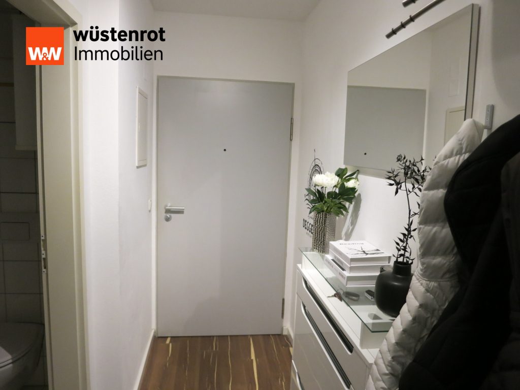 Immobilienangebot - Deggendorf - Alle - Deggendorf: Zentrumsnahe 3-Zi.- ETW auf zwei Etagen m. gr. Terrasse - in ruhiger Wohnlage!