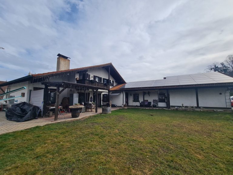 Immobilienangebot - Aidenbach - Alle - Schönes Wohnhaus mit ELW, PV-Anlage und großem Grundstück in Aidenbach