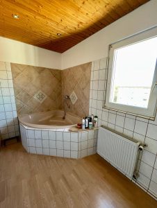Immobilienangebot - Iserlohn - Alle - Großzügiges Stadthaus als EFH oder Mehrfamilienhaus, Selbstnutzung oder Kapitalanlage, mit Garten
