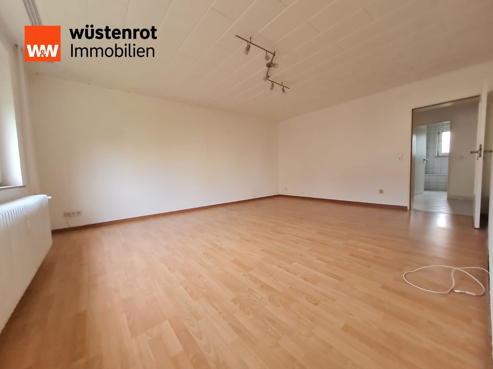 Immobilienangebot - Braunschweig-Hondelage - Alle - Schöne helle 3-Zi.-Wohnung: Balkon, großer Keller, PKW-Stellplatz, Luftwärmepumpe, gepfl. Anlage!