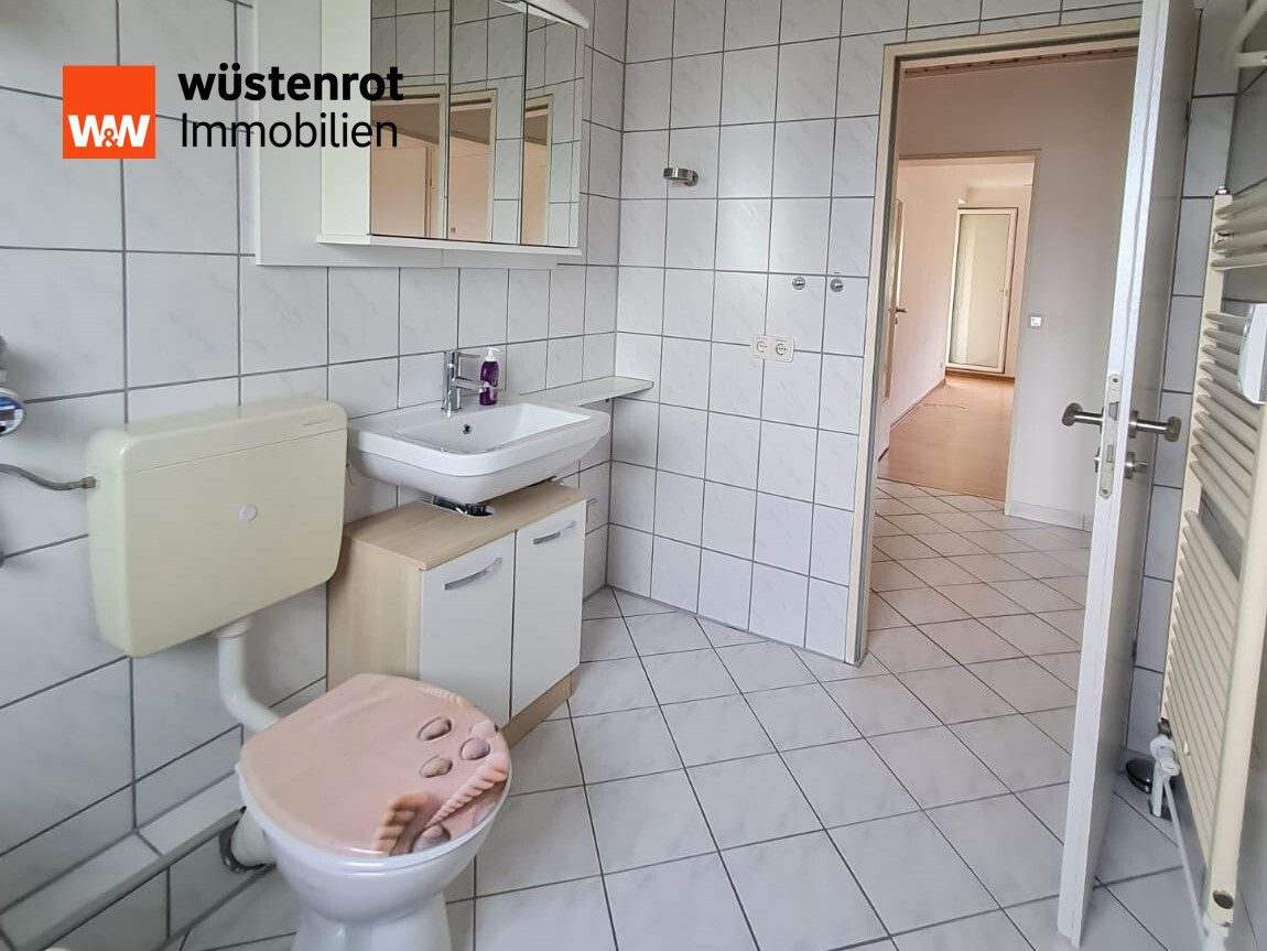 Immobilienangebot - Braunschweig-Hondelage - Alle - Schöne helle 3-Zi.-Wohnung: Balkon, großer Keller, PKW-Stellplatz, Luftwärmepumpe, gepfl. Anlage!