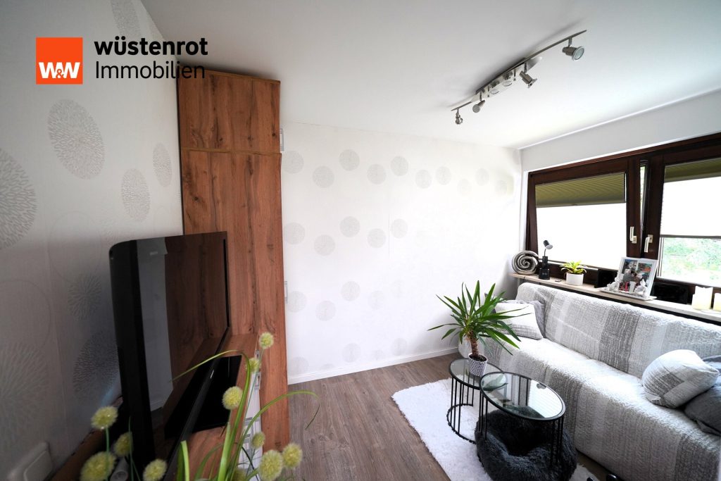 Immobilienangebot - München - Alle - Provisionsfrei - Schöne 2,5-Zimmer-Wohnung in ruhiger, aber dennoch zentraler Lage von Trudering
