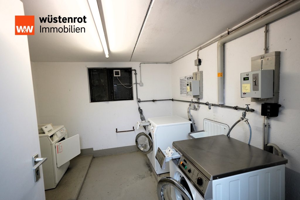 Immobilienangebot - München - Alle - Provisionsfrei - Schöne 2,5-Zimmer-Wohnung in ruhiger, aber dennoch zentraler Lage von Trudering