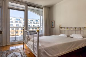 Immobilienangebot - München - Alle - Helle und offene Wohnung mit zwei Balkonen, Aufzug und TG-Stellplatz