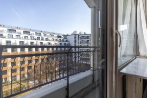 Immobilienangebot - München - Alle - Helle und offene Wohnung mit zwei Balkonen, Aufzug und TG-Stellplatz