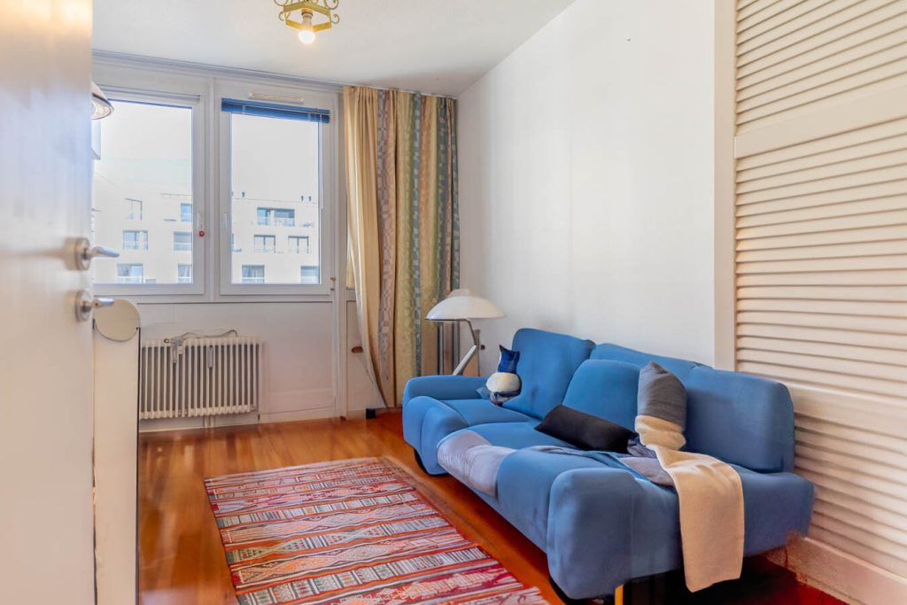Immobilienangebot - München - Alle - Helle und offene Wohnung mit zwei Balkonen, Aufzug und TG-Stellplatz