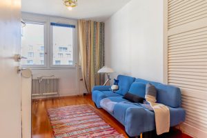 Immobilienangebot - München - Alle - Helle und offene Wohnung mit zwei Balkonen, Aufzug und TG-Stellplatz