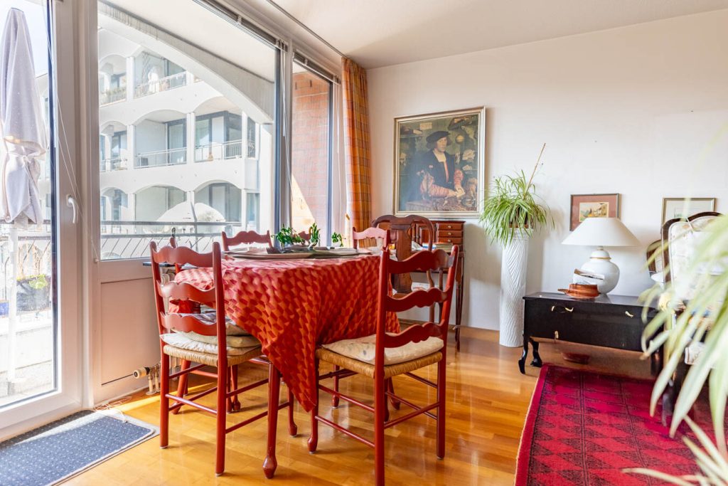 Immobilienangebot - München - Alle - Helle und offene Wohnung mit zwei Balkonen, Aufzug und TG-Stellplatz