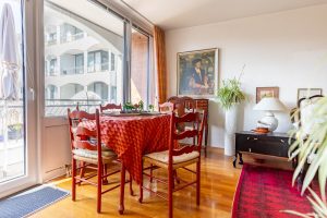 Immobilienangebot - München - Alle - Helle und offene Wohnung mit zwei Balkonen, Aufzug und TG-Stellplatz