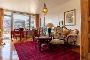 Immobilienangebot - München - Alle - Helle und offene Wohnung mit zwei Balkonen, Aufzug und TG-Stellplatz