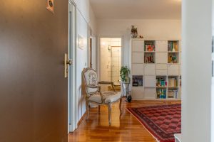Immobilienangebot - München - Alle - Helle und offene Wohnung mit zwei Balkonen, Aufzug und TG-Stellplatz