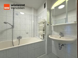Immobilienangebot - Leonberg - Alle - Helle & großzügige 3,5-Zi.-Wohnung mit Balkon und EBK – ideal für Familien und Paare!