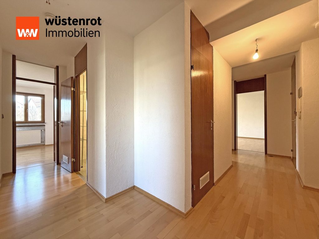 Immobilienangebot - Leonberg - Alle - Helle & großzügige 3,5-Zi.-Wohnung mit Balkon und EBK – ideal für Familien und Paare!