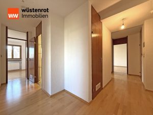 Immobilienangebot - Leonberg - Alle - Helle & großzügige 3,5-Zi.-Wohnung mit Balkon und EBK – ideal für Familien und Paare!