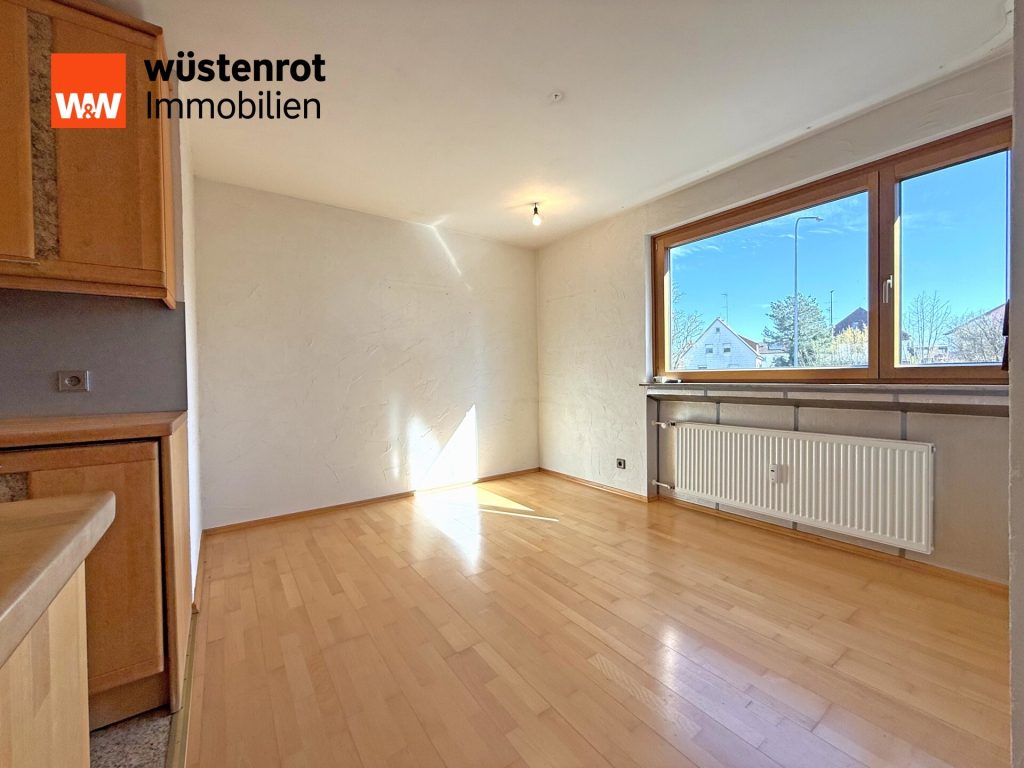 Immobilienangebot - Leonberg - Alle - Helle & großzügige 3,5-Zi.-Wohnung mit Balkon und EBK – ideal für Familien und Paare!
