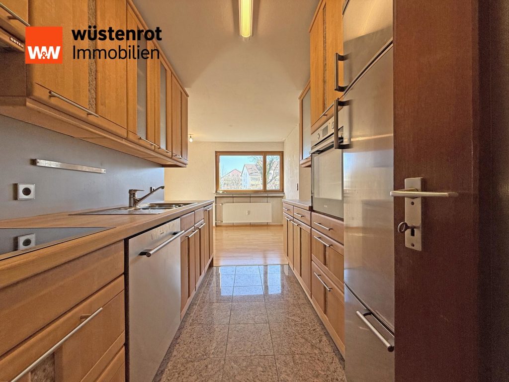 Immobilienangebot - Leonberg - Alle - Helle & großzügige 3,5-Zi.-Wohnung mit Balkon und EBK – ideal für Familien und Paare!