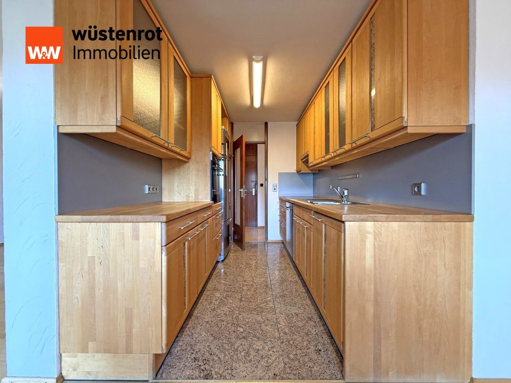 Immobilienangebot - Leonberg - Alle - Helle & großzügige 3,5-Zi.-Wohnung mit Balkon und EBK – ideal für Familien und Paare!