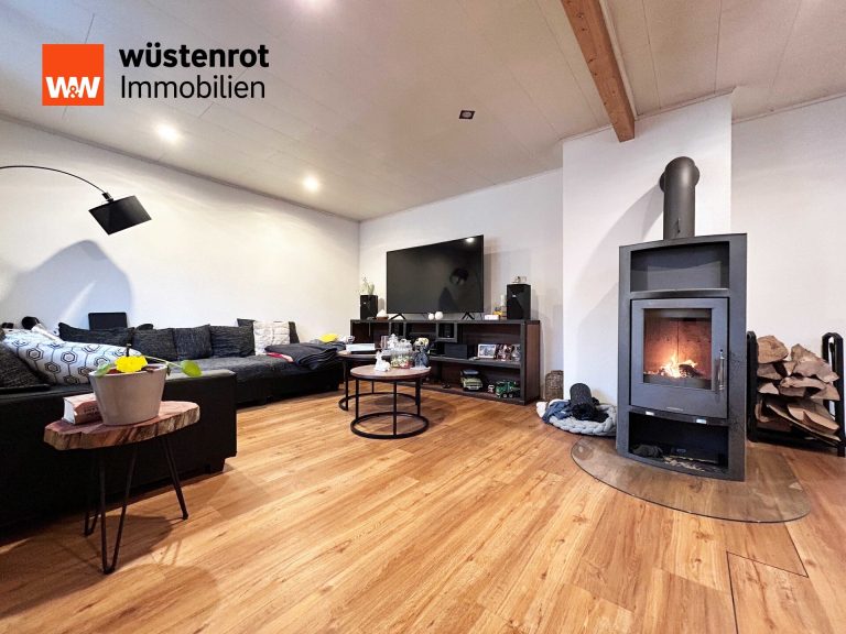 Immobilienangebot - Konstanz-Dettingen - Alle - Herzensort. Schickes Haus mit 6 Zimmern
auf 111 m². TOP-modernisiert. Mit Garten
und eigener Garage.