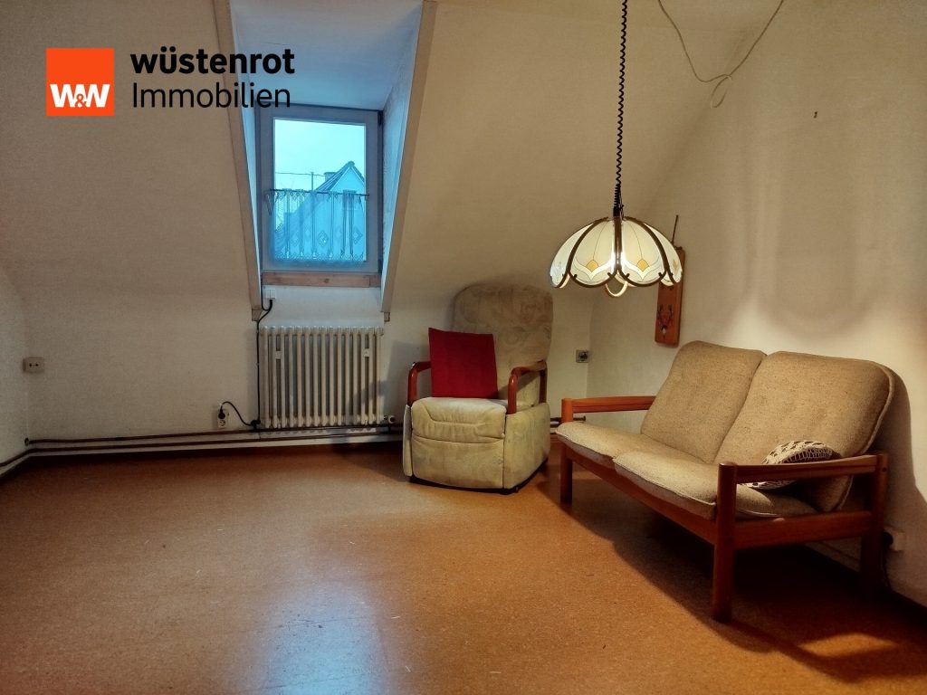 Immobilienangebot - Karlsruhe / Neureut - Alle - Renovierungsbedürftiges Ein-/Zweifamilienhaus mit viel Potenzial - ohne zusätzliche Käuferprovision