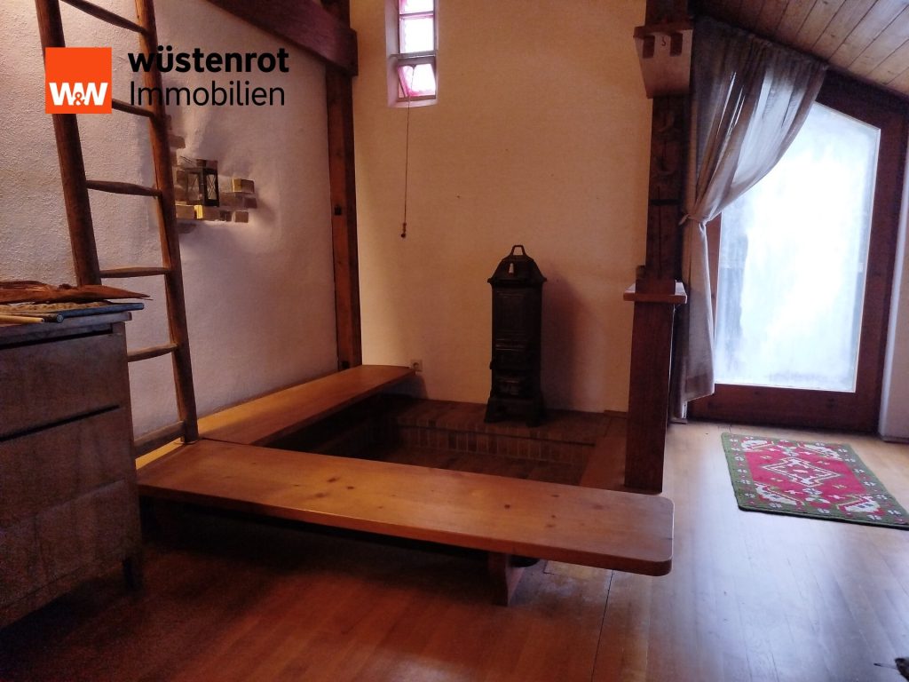 Immobilienangebot - Karlsruhe / Neureut - Alle - Renovierungsbedürftiges Ein-/Zweifamilienhaus mit viel Potenzial - ohne zusätzliche Käuferprovision