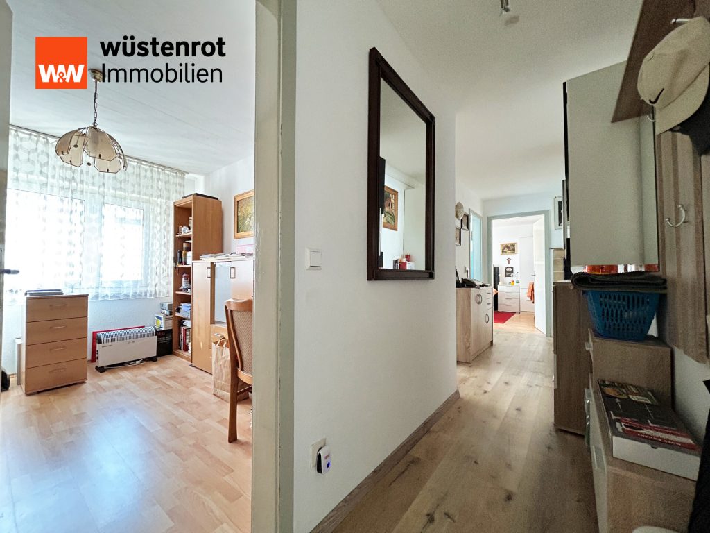 Immobilienangebot - Ludwigsburg-Eglosheim - Alle - Sorry...leider reserviert. Mitten in der Stadt - nah am Favoritenpark. 3 Zimmer. 68 m². TOP-Preis.
