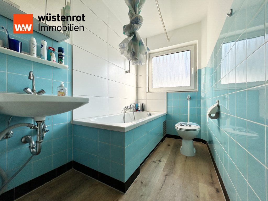 Immobilienangebot - Ludwigsburg-Eglosheim - Alle - Sorry...leider reserviert. Mitten in der Stadt - nah am Favoritenpark. 3 Zimmer. 68 m². TOP-Preis.