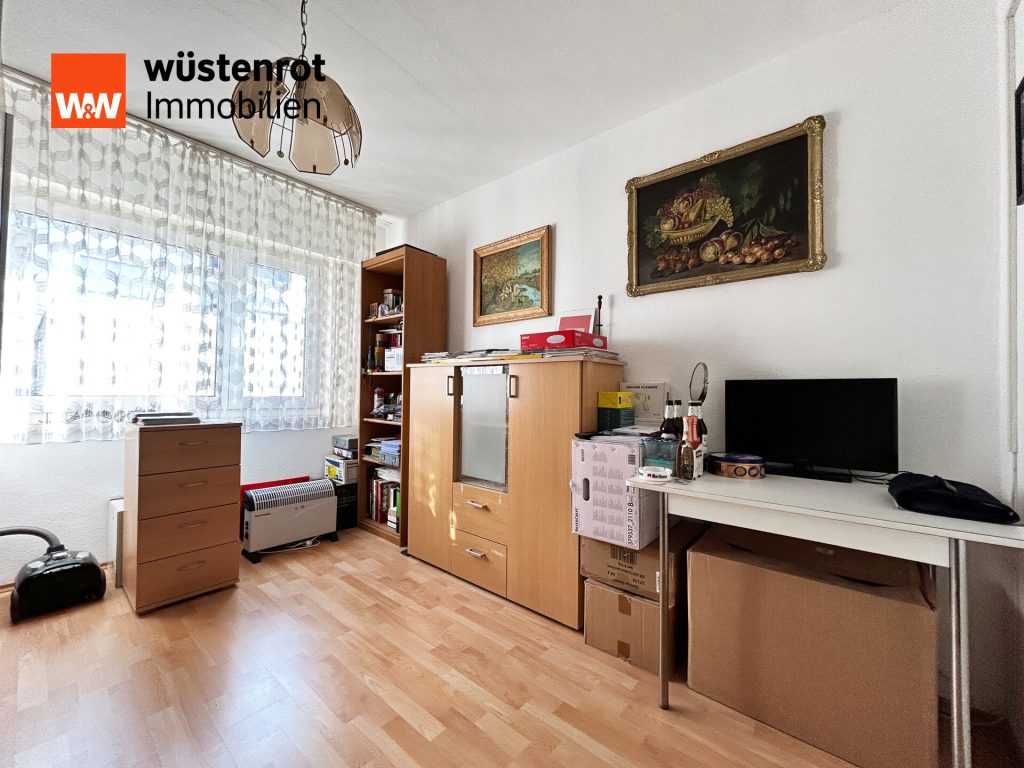 Immobilienangebot - Ludwigsburg-Eglosheim - Alle - Sorry...leider reserviert. Mitten in der Stadt - nah am Favoritenpark. 3 Zimmer. 68 m². TOP-Preis.