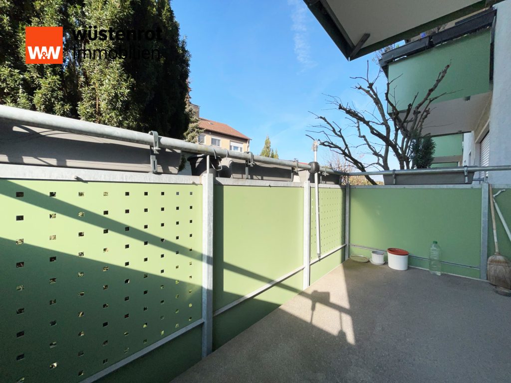 Immobilienangebot - Ludwigsburg-Eglosheim - Alle - Sorry...leider reserviert. Mitten in der Stadt - nah am Favoritenpark. 3 Zimmer. 68 m². TOP-Preis.