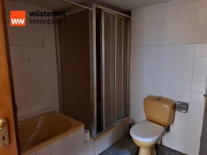 Immobilienangebot - Hessisch Oldendorf / Krückeberg - Alle - Vielseitige Immobilie mit Wohnhaus, Lagerhalle und Nutzflächen – Ideal für Kapitalanleger & Gewerbe