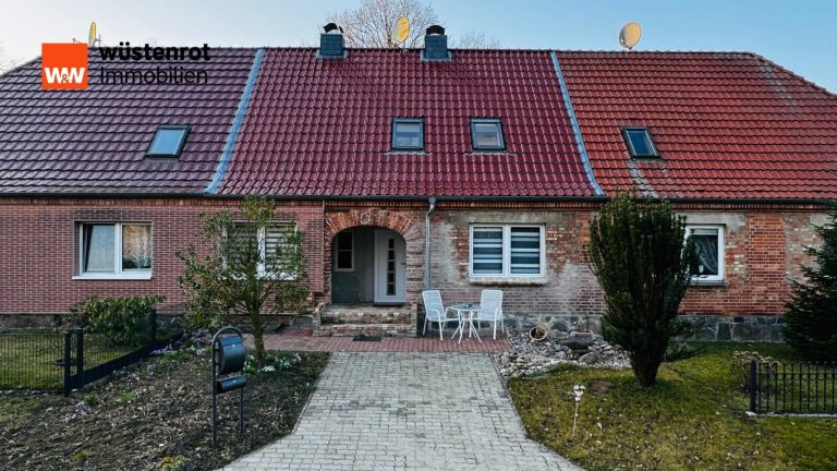 Immobilienangebot - Satow / Gerdshagen - Alle - Ländlicher Wohntraum: Modernisiertes RMH mit großem Grundstück für Selbstversorger & Tierfreunde