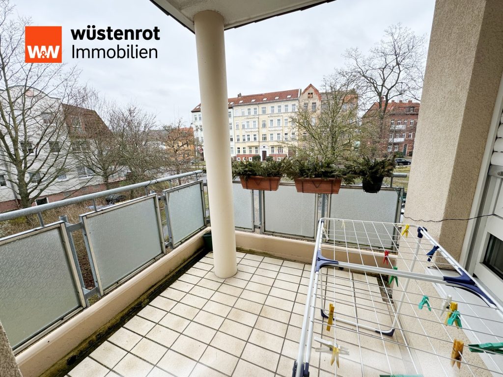 Immobilienangebot - Markranstädt - Alle - Schöne Wohnung in zentraler Lage von Makranstädt am Rand von Leipzig - mit Balkon und Tiefgarage