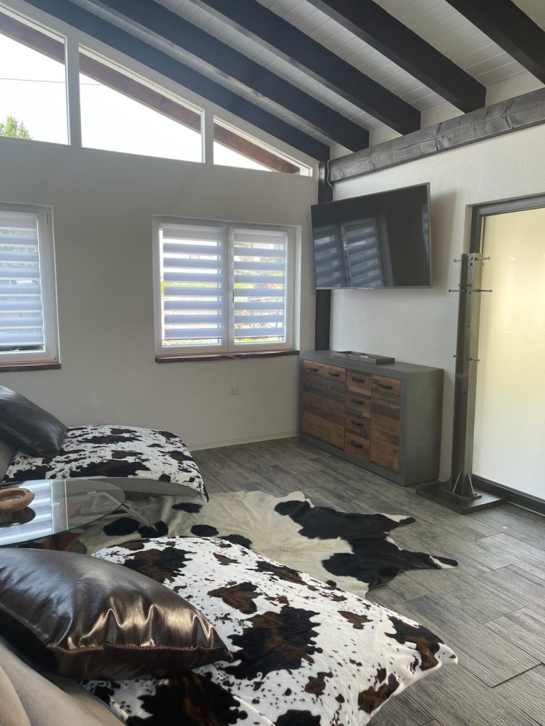Immobilienangebot - Arnshöfen - Alle - Einfamilienhaus mit Nebengebäude und separatem Ferienhaus!!!