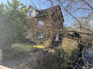 Immobilienangebot - Weingarten - Alle - Charmantes Zweifamilienhaus mit Potenzial – direkt an der Scherzach in Weingarten