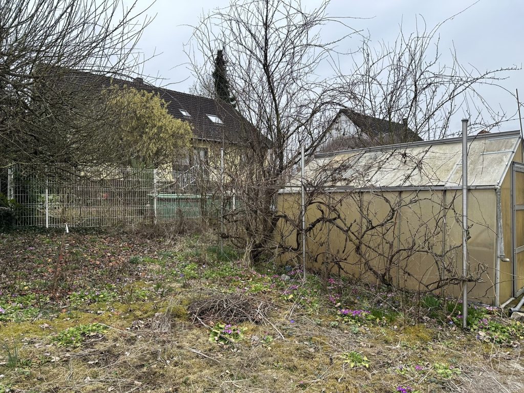 Immobilienangebot - Oberderdingen - Alle - Großes Haus mit viel Garten -- Möglich auch Mehrgenerationen wohnen!
