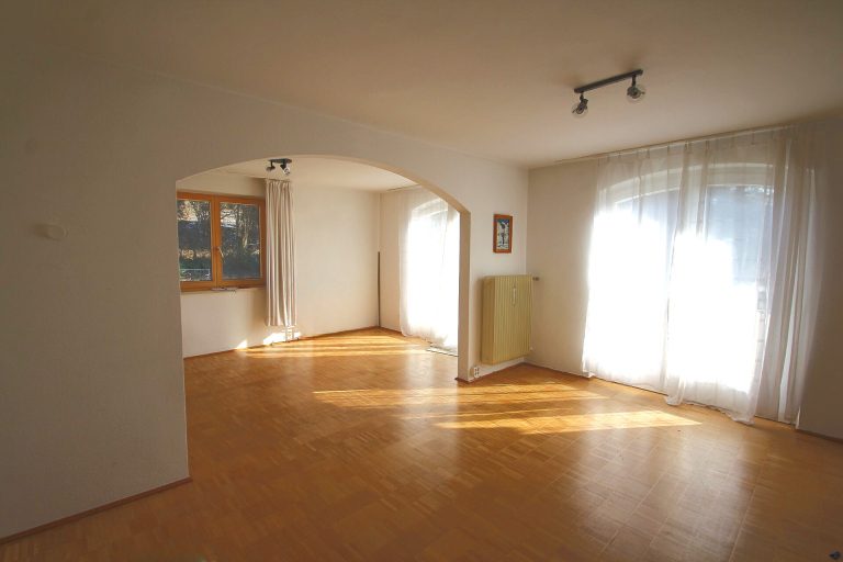 Immobilienangebot - Bad Endorf - Alle - Helle 2 Zimmerwohnung mit großem Balkon im Herzen von Bad Endorf